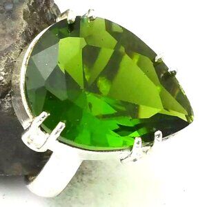 Peridot Gemstone Sterling Silver Ring Sz 7